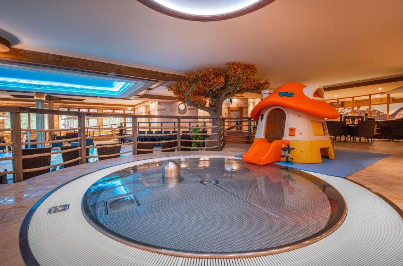 Aqua Sport*** Hotel Puchov Exterior photo