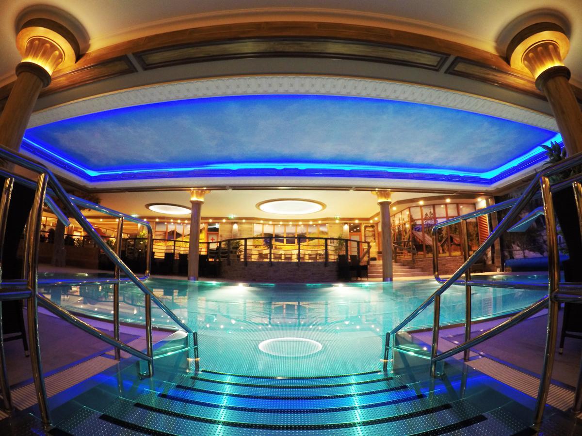 Aqua Sport*** Hotel Puchov Exterior photo