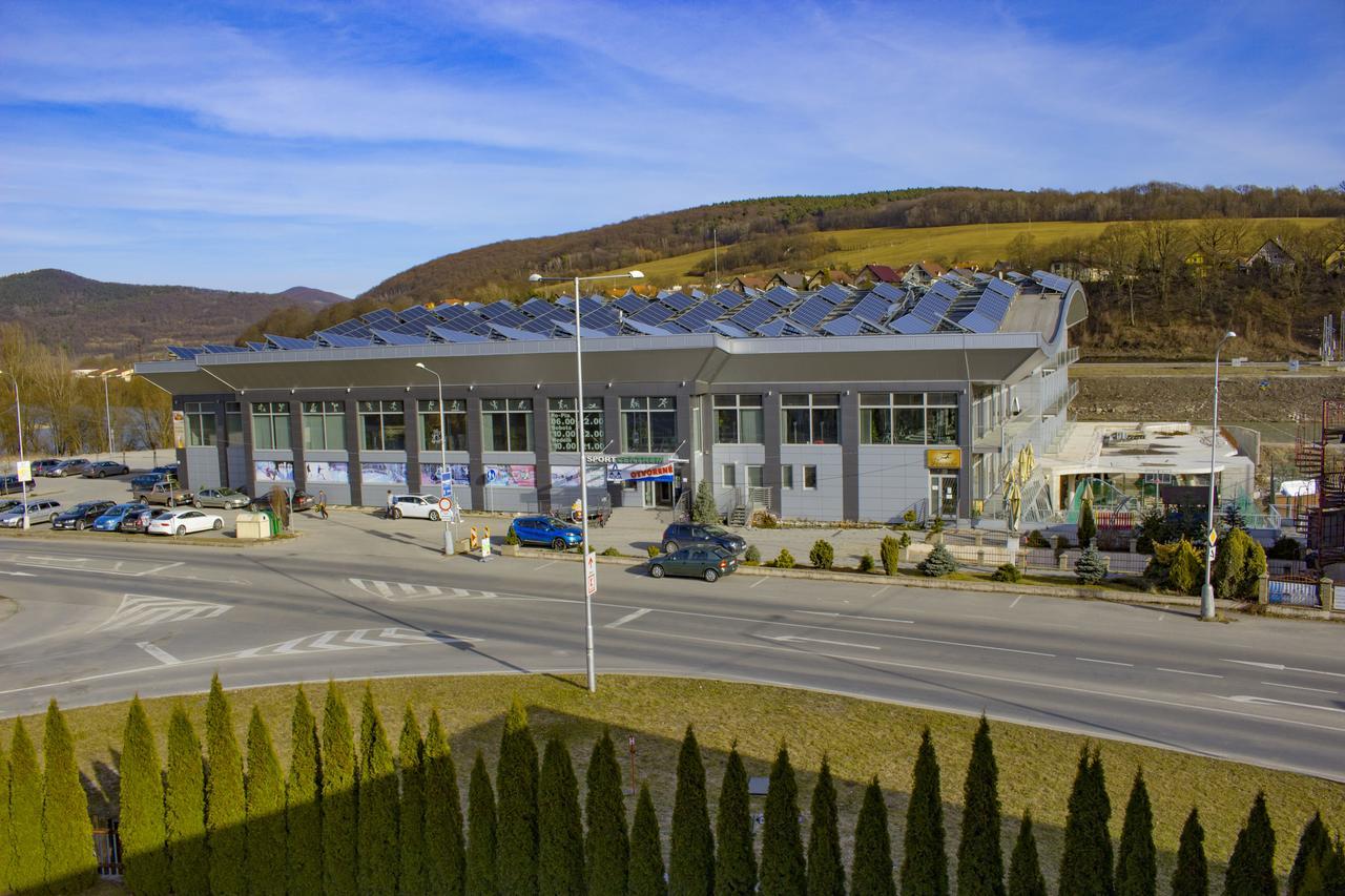 Aqua Sport*** Hotel Puchov Exterior photo